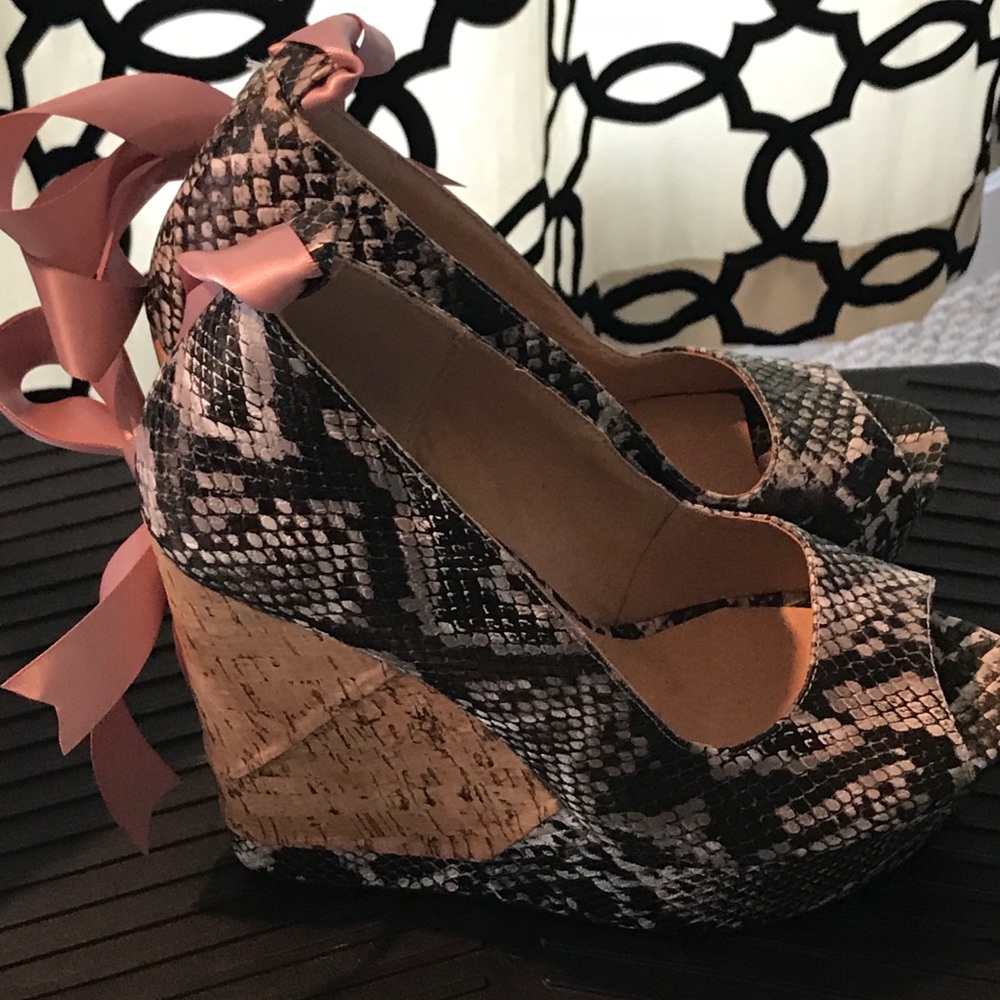 Display wedge🤩